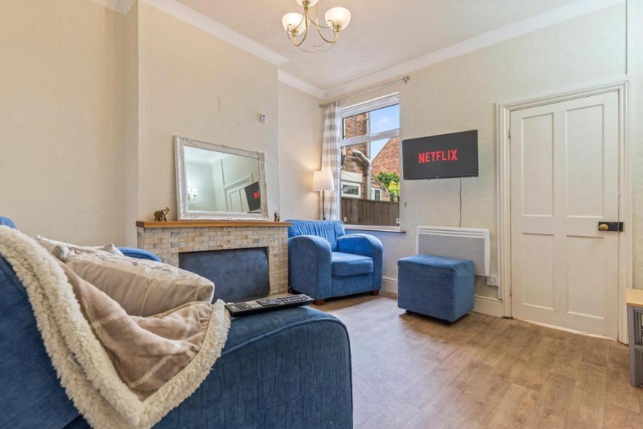 Stylish 3-bed Near Centre