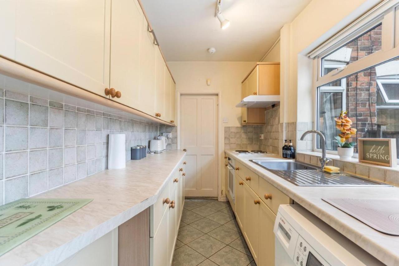 Stylish 3-bed Near Centre Nottingham