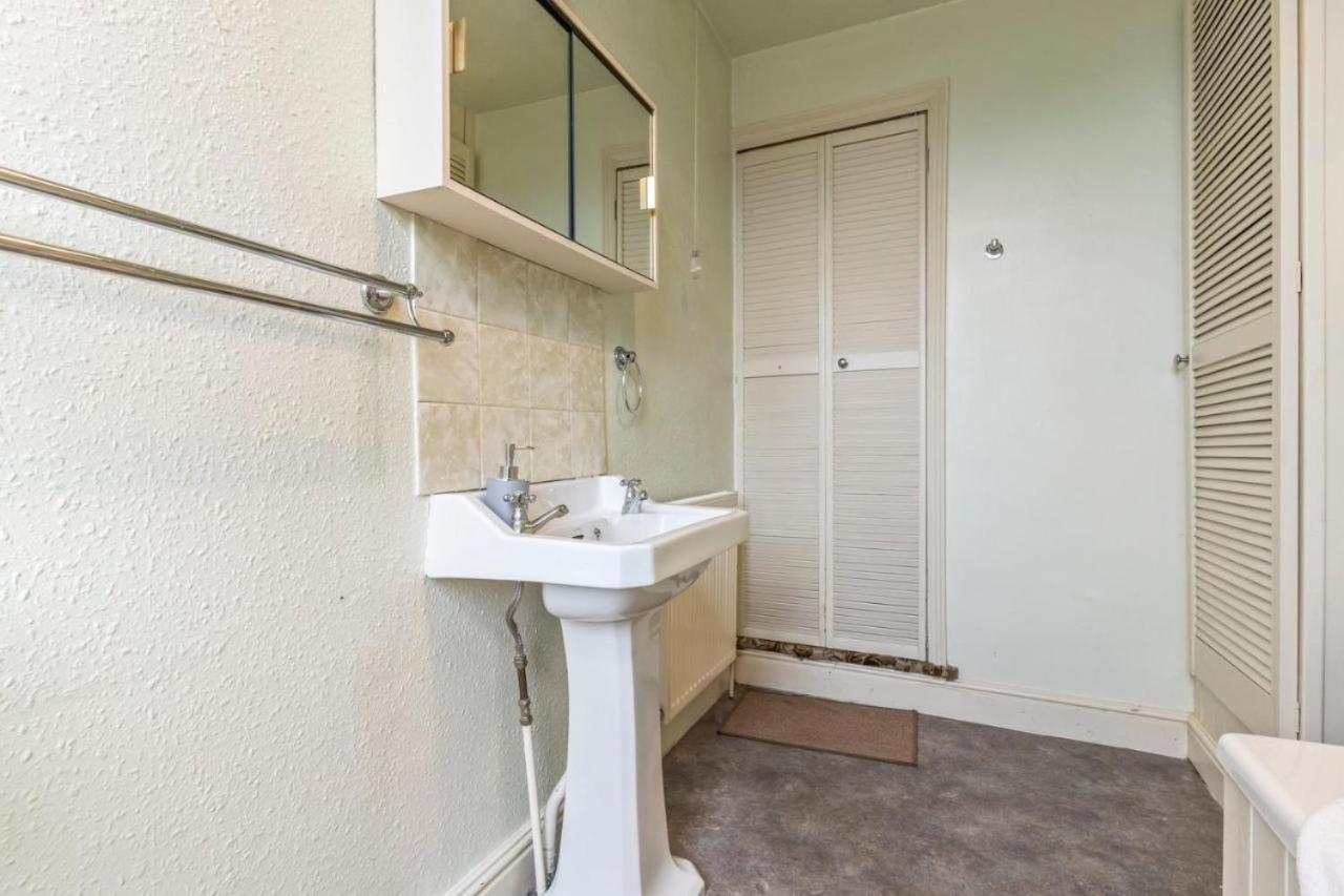 Stylish 3-bed Near Centre Holiday home Nottingham